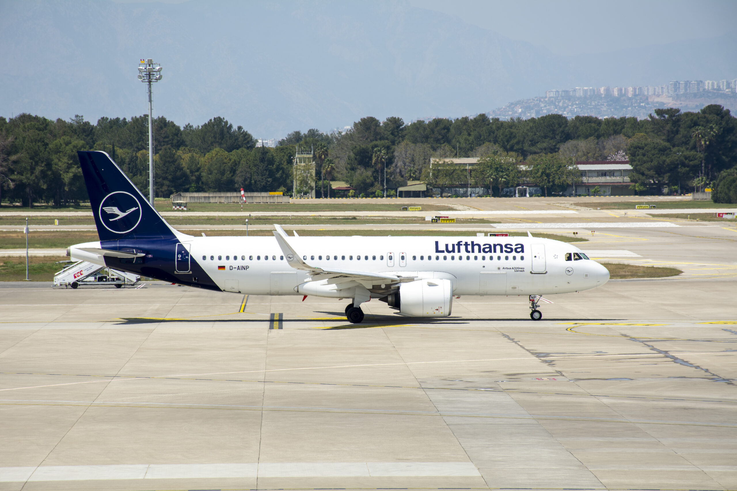 Lufthansa Bir Alt Lige Düştü