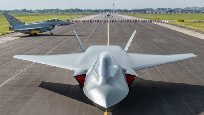 Pilot zihnini okuyan yeni tip savaş uçağı : Tempest