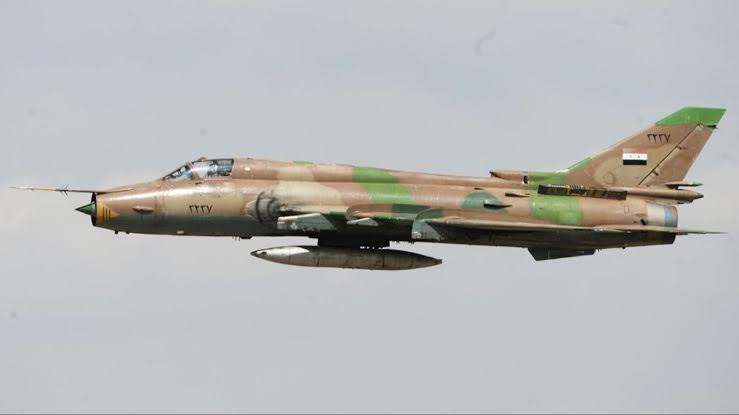 İran’da SU-22 tipi savaş uçağı düştü