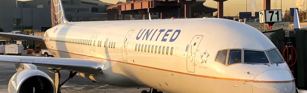 United Airlines Yolcu Ağırlığı Nedeniyle Koltukları Kapattı