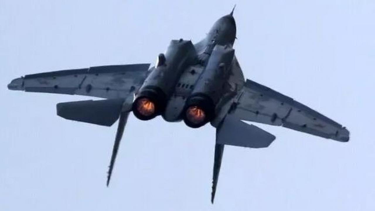 NATO ülkesi Norveç’in istihbarat uçağı için Rus jetleri havalandı