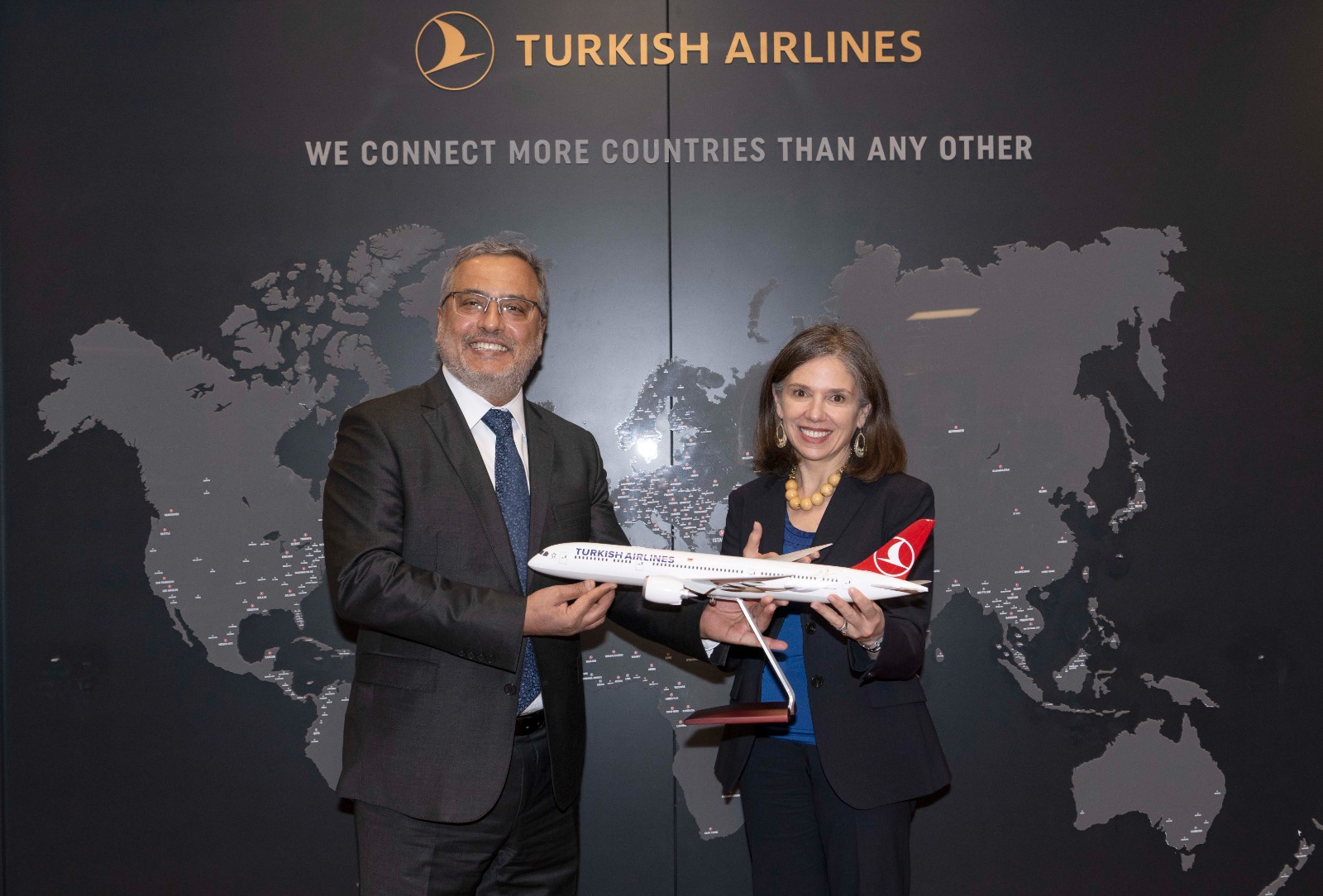 Türk Hava Yolları, Amerikalı ev hanımlarına Türkiye’de Türkçe öğretecek