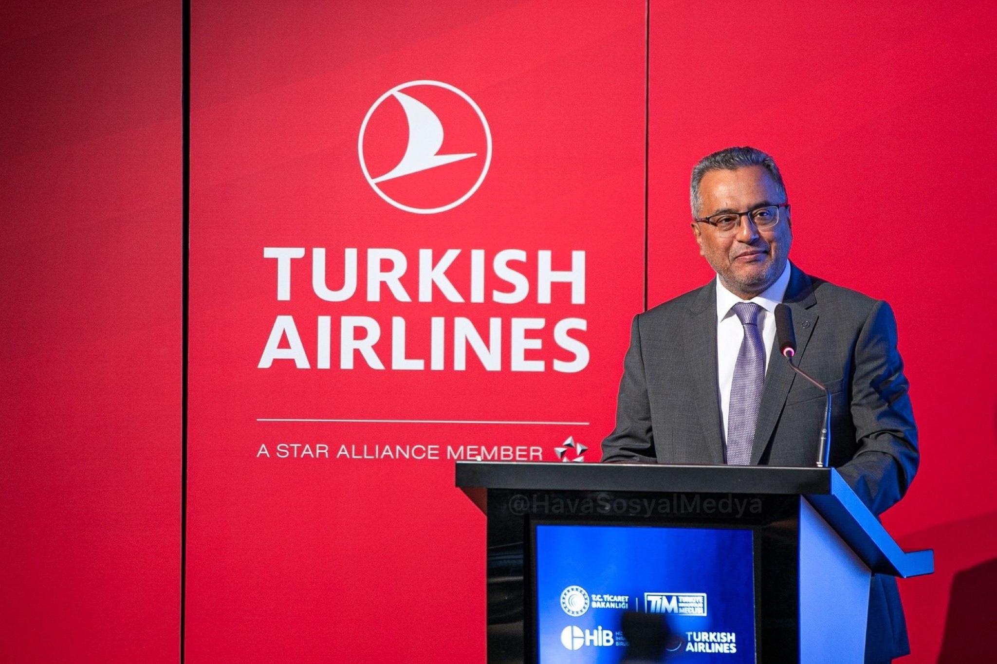 Türk Hava Yolları, personel maaşlarını %20 artırdı.