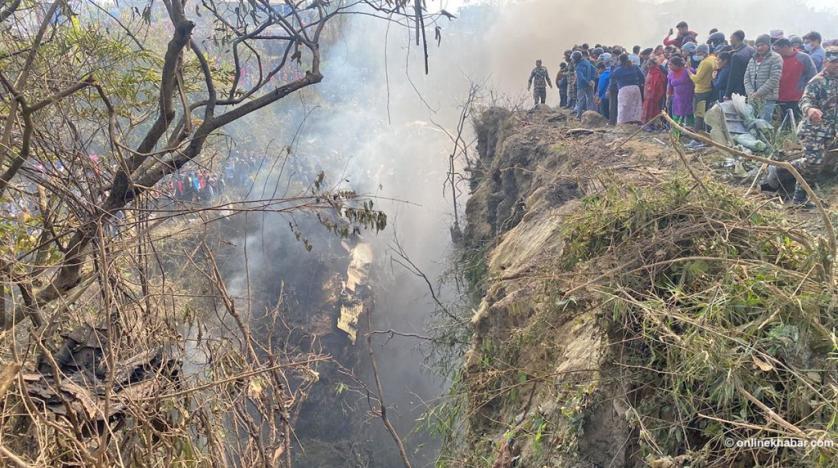 Nepal’de 72 kişiyi taşıyan uçak iniş sırasında düştü