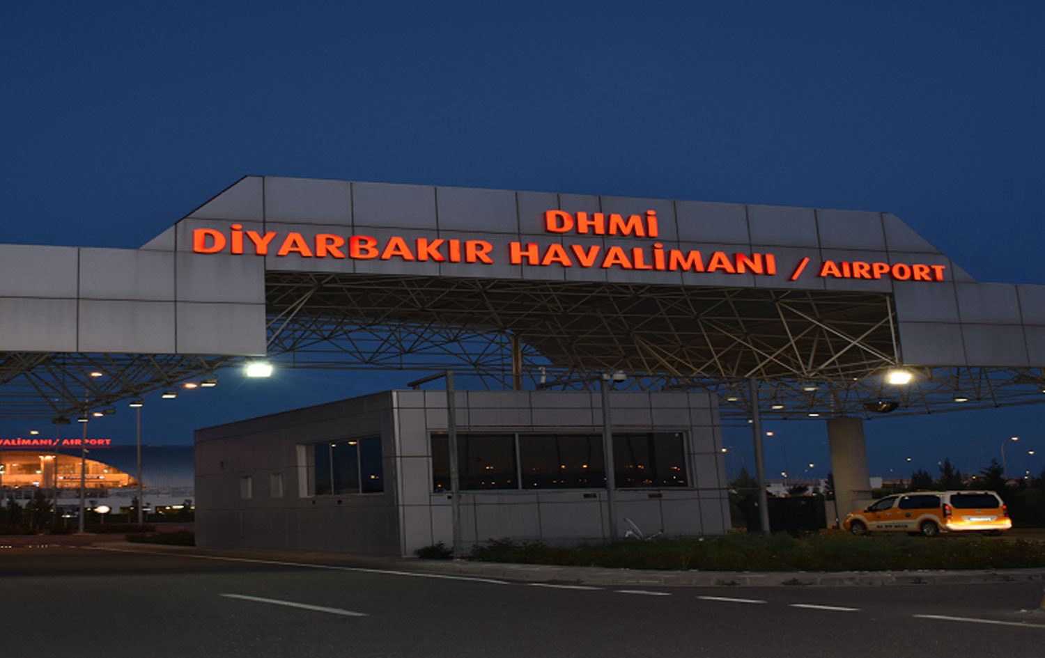 Diyarbakır Havalimanı’nda Çökme Yaşandı
