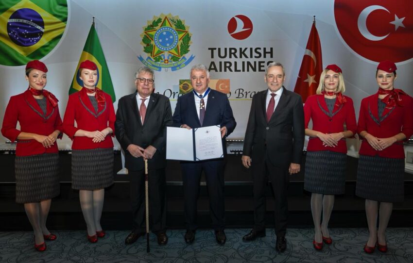 Türk Hava Yolları Genel Müdürü Bilal Ekşi, Brezilya Devlet Nişanı aldı
