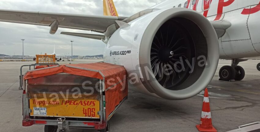 Pegasus’un A320 Uçağına Bagaj Aracı Çarptı