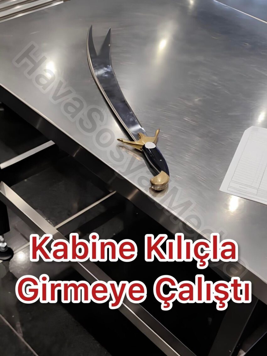 Kabine Kılıç Sokmaya Çalıştı