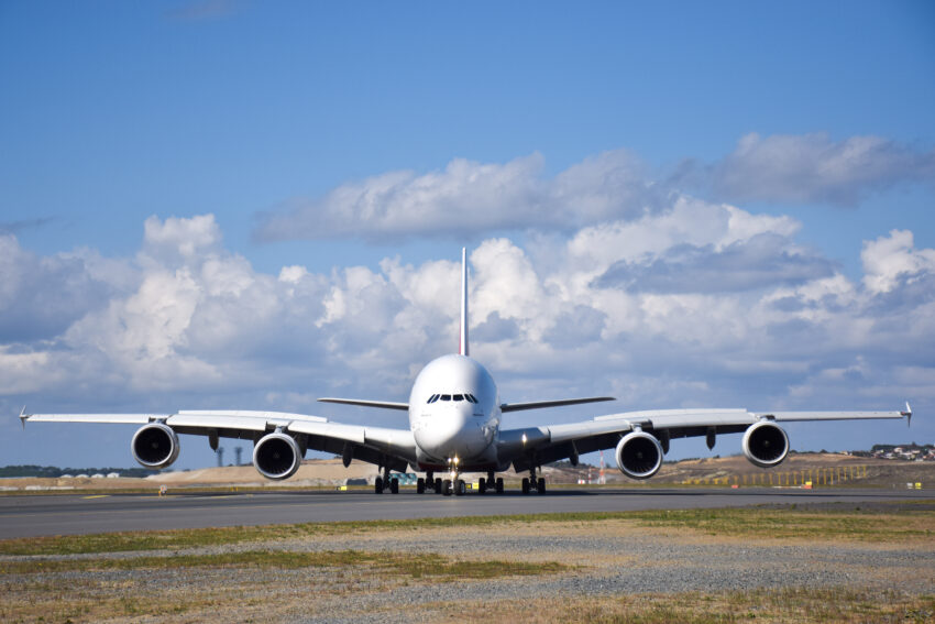 Emirates Pilotları, Uçuş Esnasında Yakıt Tüketimini ve Emisyonları Nasıl Azaltıyor?