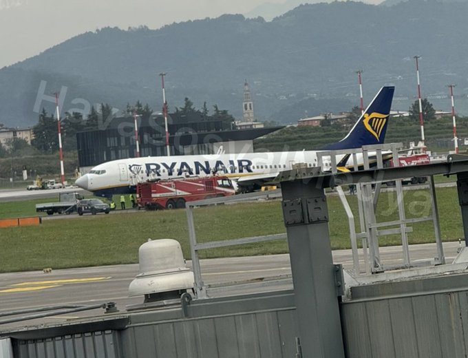 Ryanair’in Boeing 737 MAX’i Milan’da Teknik Arıza Nedeniyle Pistte Kaldı