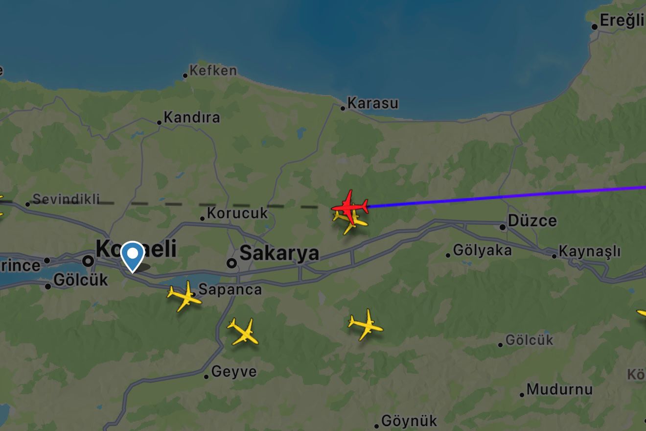 AJet'in Rize-İstanbul Seferinde 7700 Kodu - HavaSosyalMedya
